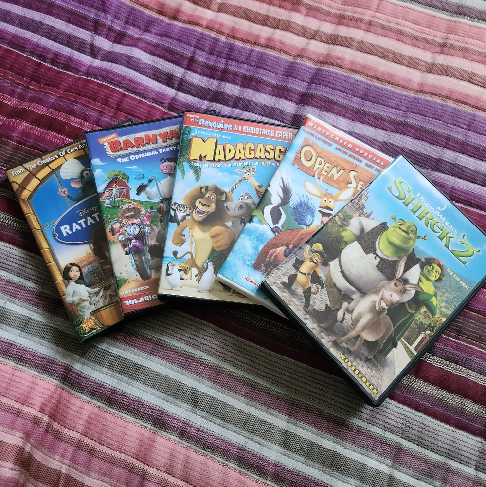 5 dvds   Shrek2, Open Season, Madagascar, Barnyard and Ratatouille